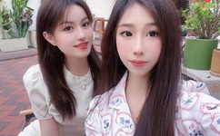 打美女屁股打到红gif动态图